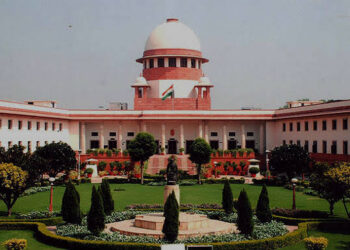 सुप्रीम कोर्ट ने केंद्र और दिल्ली सरकार को लगाई फटकार