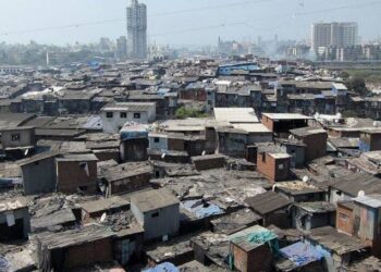 झुग्गीवासी नागरिक सुविधाओं एवं पीने के पानी के लिये परेशान