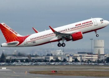 कोरोना ओमेक्रोन वैरिएंट: कई देशों ने उड़ानों पर लगाई रोक