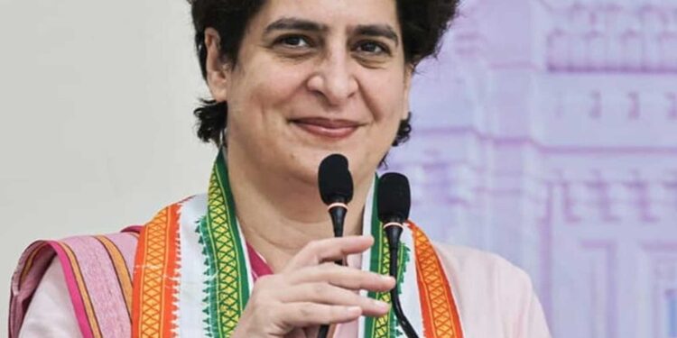उत्तर प्रदेश जीतने के लिए प्रियंका गांधी ने महिलाओं के लिए लगा दी घोषणाओं की झड़ी