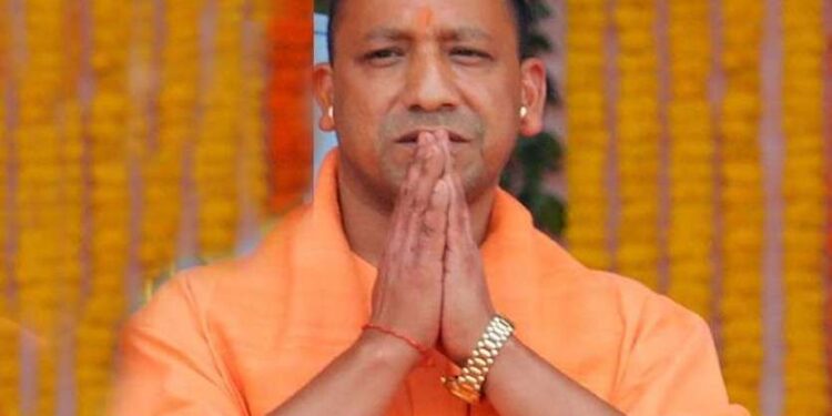 सीएम योगी ने खिलाड़ियों को दिया बड़ा तोहफा, 17 लोगों में बांटे 31 करोड़ रुपये