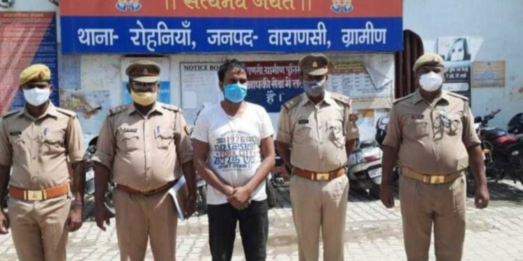 राज खान के नाम से हिंदू लड़कियों पर भद्दी पोस्ट लिखता था विकास गुप्ता, पुलिस ने पकड़ा