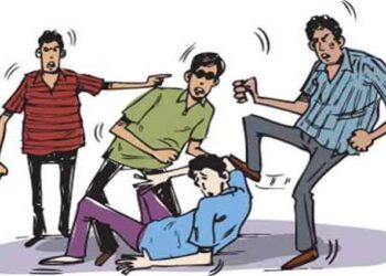 बिल पर बहस के दौरान आपस में भिड़े सांसद, चले तमाचे वो लात घुसे