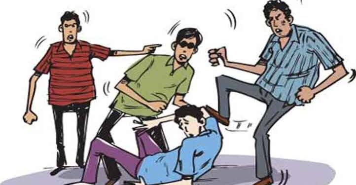 बिल पर बहस के दौरान आपस में भिड़े सांसद, चले तमाचे वो लात घुसे