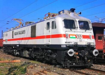 रेल इंजीनियर ने बेच दिया रेलवे का इंजन, अधिकारियों को नहीं हुई खबर