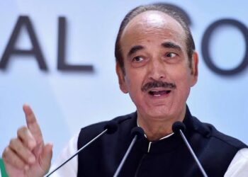 मैं जम्मू-कश्मीर को एक यूनिट मानता हूं: गुलाम नबी आजाद