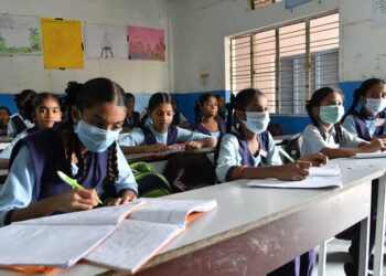 दिल्ली में सभी स्कूल अगले आदेश तक बन्द