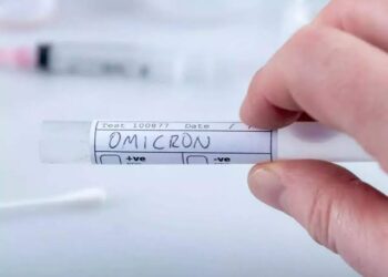 रिपोर्ट के मुताबिक, ओमेक्रोन और ज़ुकाम के बीच गहरा संबंध!