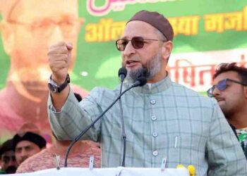 अजय कुमार लल्लू बोले- ओवैसी को जेल जाने से डर लगता है, इस लिए वे सीएए प्रोटेस्ट में मारे गए लोगों के घर नहीं गए