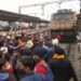 अभ्यर्थियों ने दूसरे दिन भी रोकीं ट्रेनें, पैसेंजर ट्रेन में लगाई आग