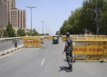 Corona in Delhi: दिल्ली में सभी प्राइवेट दफ्तर बंद करने के आदेश