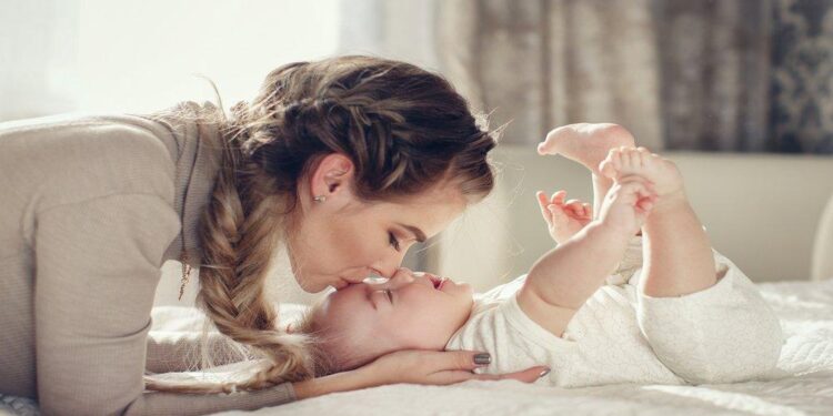 मातृत्व से दूर होती पीढ़ी- पुष्परंजन