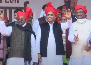 यूपी चुनाव 2022: स्वामी प्रसाद मौर्य सहित भाजपा के विधायक SP में शामिल