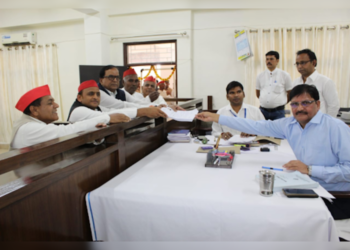 अखिलेश यादव ने दाखिल किया नामांकन, साथ में मौजूद रहे ये नेता