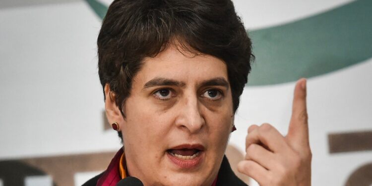 गोवा: बाहर से आकर लोग आपके प्रदेश में राज नहीं कर सकते: प्रियंका गांधी