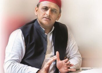 विकास दिखाने के लिए लगाते हैं चीन की फोटो: अखिलेश यादव