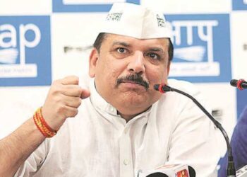 UP Election: एक मिनट में एक करोड़ 30 लाख कमा लिए: संजय सिंह