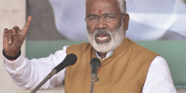 अब भैंस चोरी तो दूर खेत से फावड़ा भी चोरी नहीं होता: स्वतंत्र देव सिंह