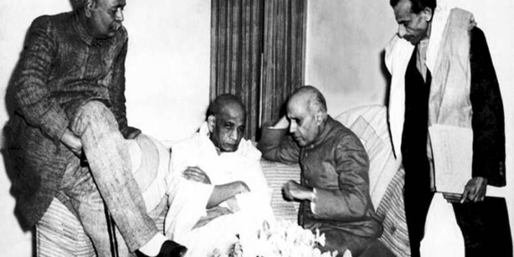 आज ही के दिन सरदार पटेल ने आरएसएस पर गांधी हत्या के आरोप में प्रतिबंध लगाया था