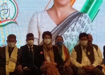 Uttarakhand Election: उत्तराखंड में कांग्रेस ने जारी किया घोषणा पत्र