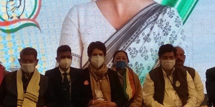 Uttarakhand Election: उत्तराखंड में कांग्रेस ने जारी किया घोषणा पत्र