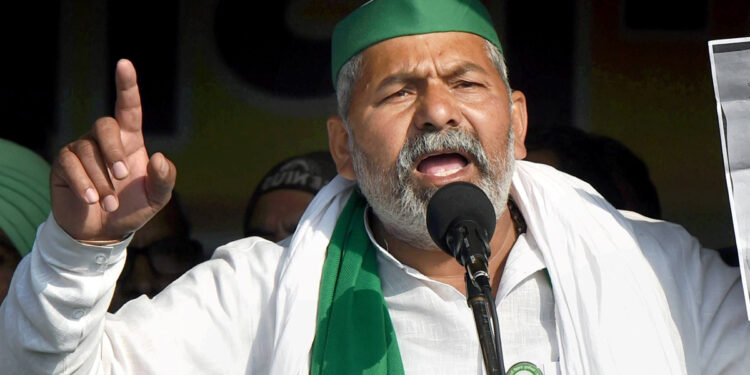 किसानों के बच्चों का मोबाइल खर्च वहन करे सरकार: राकेश टिकैत