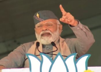 कांग्रेस की नीति रही है, सबमें डालो फूट, मिलकर करो लूट: पीएम मोदी