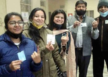 UP Election : पहले चरण में 55 फीसदी से ज्यादा मतदान, 623 उम्मीदवारों की किस्मत EVM में लॉक