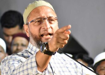 हिजाब भी इबादत, एक धर्म को निशाना बनाया गया: असदुद्दीन ओवैसी