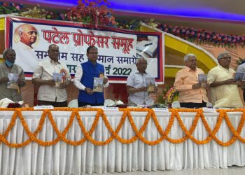 बिहार के युवाओं, कहीं यह तुम्हारे सत्यानाश का सम्मेलन तो नहीं है