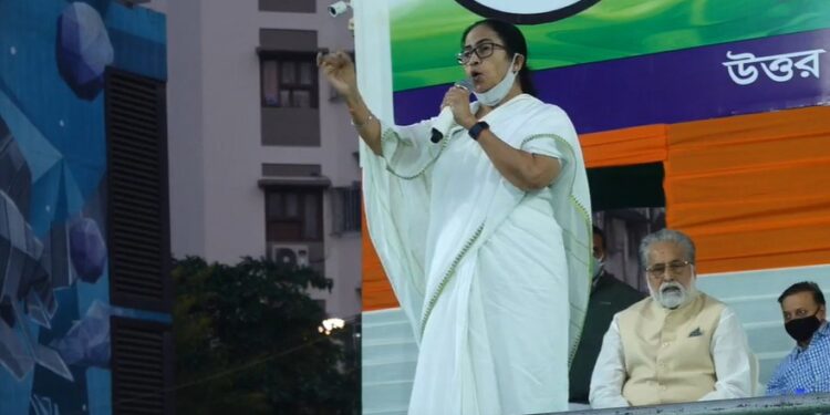 यह लोकतंत्र के लिए शर्म की बात:  सीएम ममता