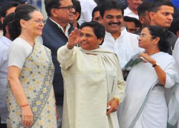 International Womens Day: देश की इन महिलाओं ने राजनीति में हासिल किया ख़ास मुकाम