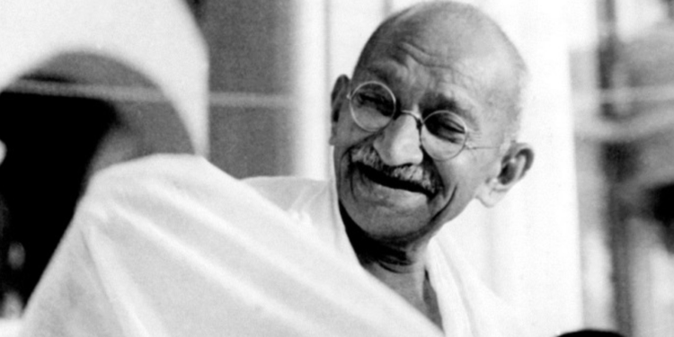 अब्दुल्ला सेठ ने बनाया उन्हें महात्मा!