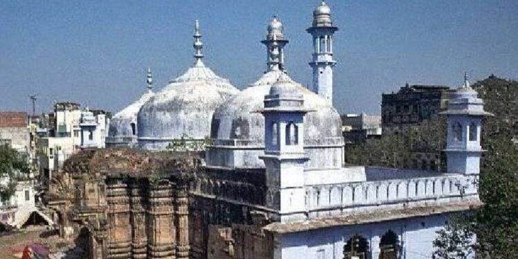 ज्ञानवापी सर्वे में जहां शिवलिंग मिले, उसे तत्काल सील करें, वाराणसी कोर्ट ने दिया आदेश: वुज़ू पर प्रतिबंध