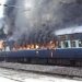 अग्रिपथ के विरोध में नाराज युवाओं ने ट्रेन जलाई, कई ट्रेनों का परिचालन बंद