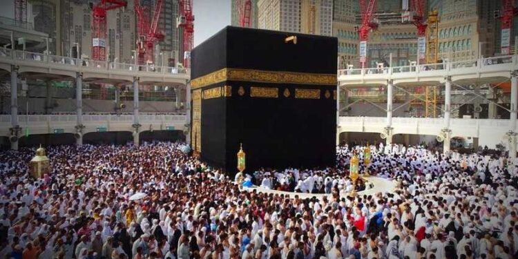 हज और ईद उल अज़हा: खुदा की इताअत, कामिल बंदगी का बेमिसाल मंज़र