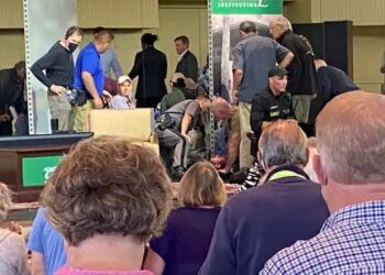 न्यूयॉर्क: सलमान रुश्दी पर 20 सेकंड में चाकू के15 वार