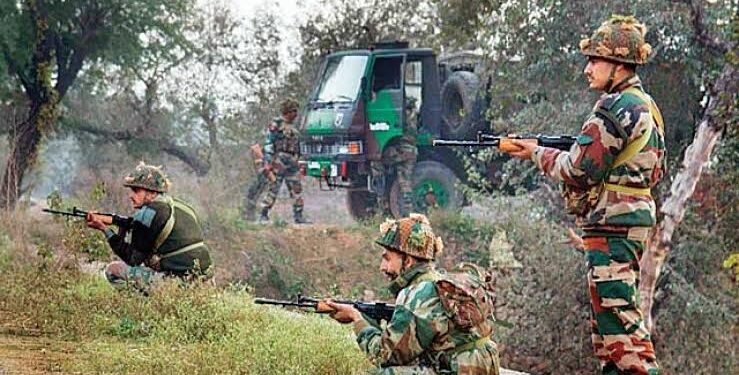 जम्मू कश्मीर: आर्मी कैंप पर फिदायीन हमला, तीन जवान शहीद, दो आतंकी ढेर