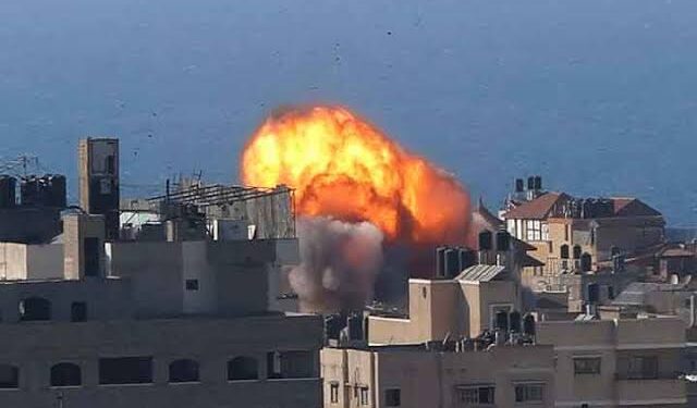 इजराइल के हमले में हमास कमांडर समेत 10 लोगों की मौत