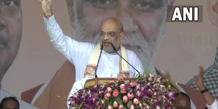 बिहार में नीतीश और तेजस्वी पर जमकर बरसे अमित शाह