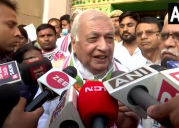 केरल के राज्यपाल आरिफ मोहम्मद खान ने PFI पर साधा निशाना