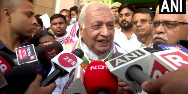 केरल के राज्यपाल आरिफ मोहम्मद खान ने PFI पर साधा निशाना