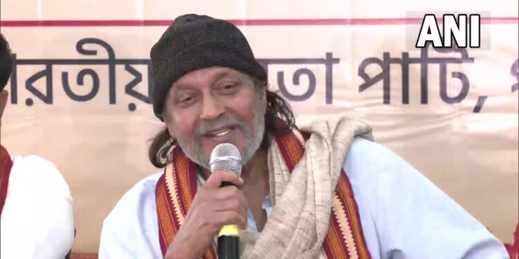 BJP नेता मिथुन चक्रवर्ती का बड़ा बयान, 21 TMC विधायक संपर्क में हैं