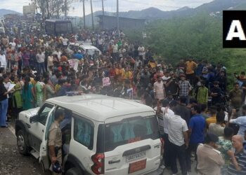 अंकिता भंडारी हत्याकांड मामले में लोगों का फूडा गुस्सा, सड़क जाम