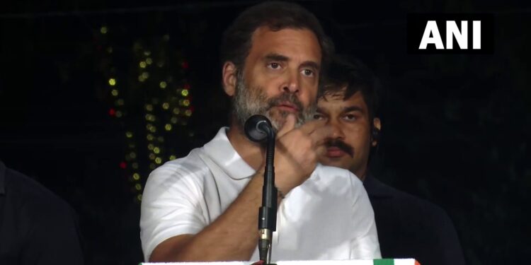 जनता द्वारा चुनी सरकार को गिराने का अधिकार BJP व RSS को किसने दिया: राहुल गाँधी