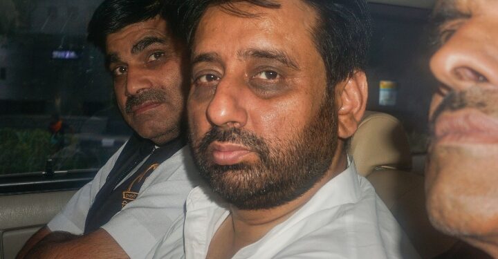 आप विधायक अमानतुल्लाह खान को 14 दिन न्यायिक हिरासत में भेजा गया