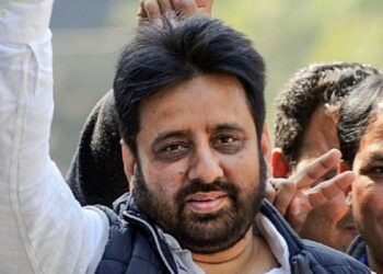 आप विधायक अमानतुल्लाह खान के घर छापेमारी