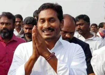 आजीवन पार्टी अध्यक्ष कों लेकर जगन मोहन रेड्डी को चुनाव आयोग से झटका