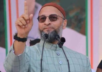 आने वाले वक़्त में एक बुर्क़ा पहनने वाली लड़की देश की PM बनेगी: ओवैसी