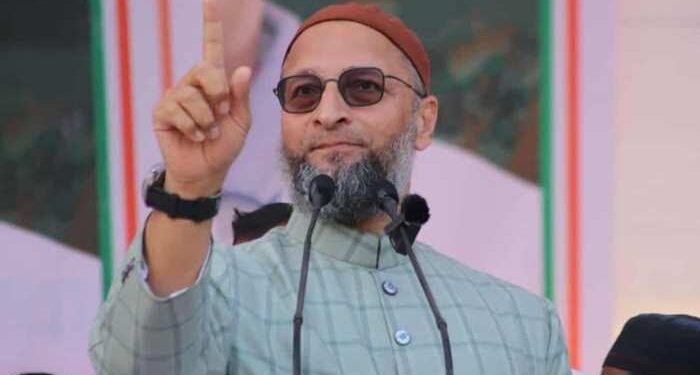 आने वाले वक़्त में एक बुर्क़ा पहनने वाली लड़की देश की PM बनेगी: ओवैसी